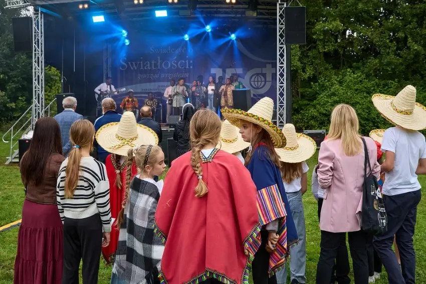 Festyn w parku klasztornym